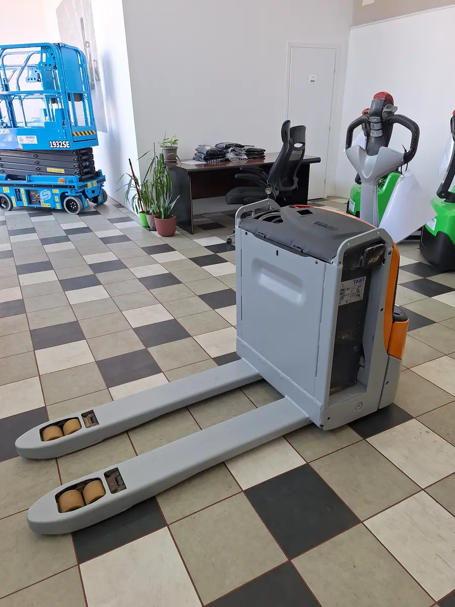 None Still • EXU18, godište 2014 • 5