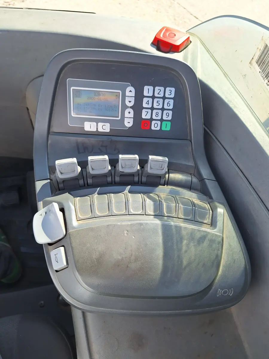 None BT • RRE200, godište 2013 • 12