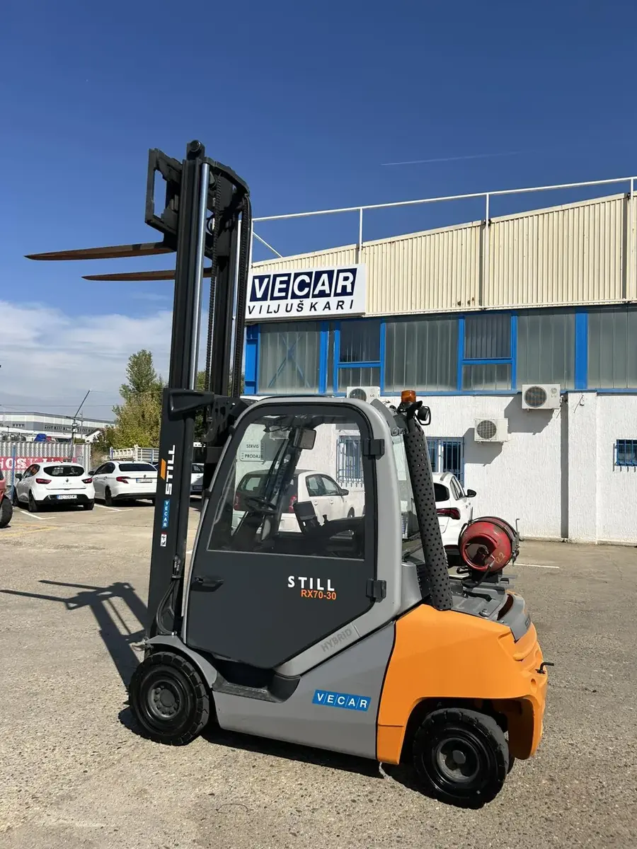 Gasni viljuškar Still • RX70-30T, godište 2020 • 2