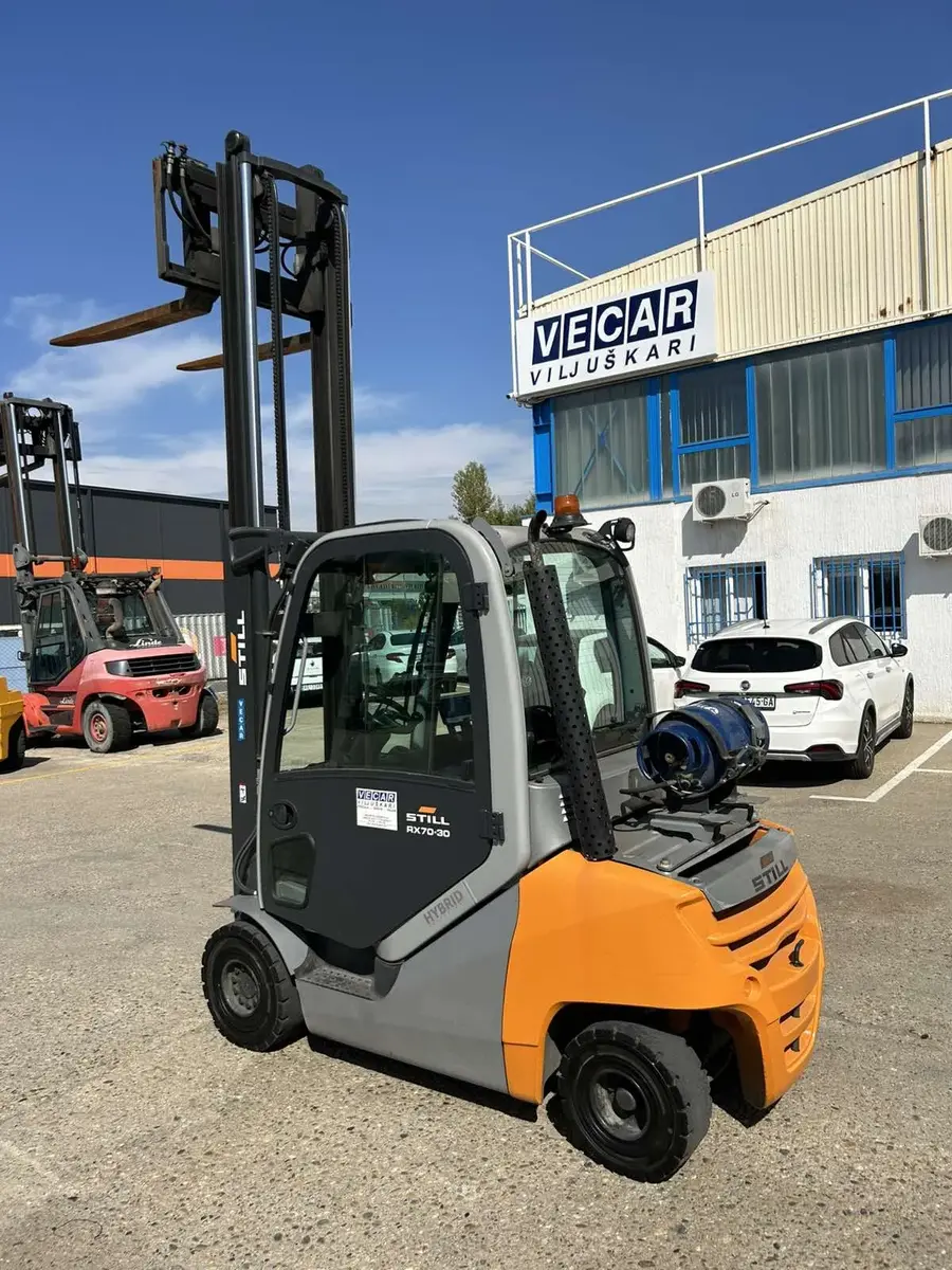 Gasni viljuškar Still • RX70-30T Hybrid, godište 2020 • 1