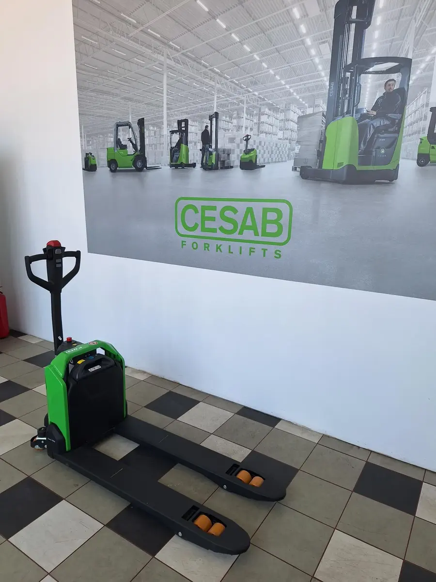 None Cesab • P013i Li-Ion, godište 2025 • 2