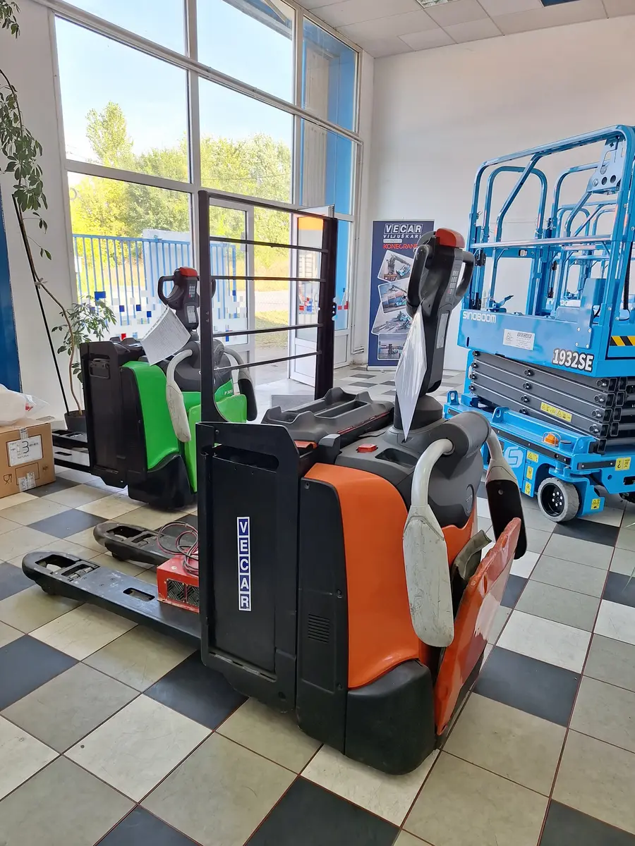 None BT • LPE200, godište 2018 • 3