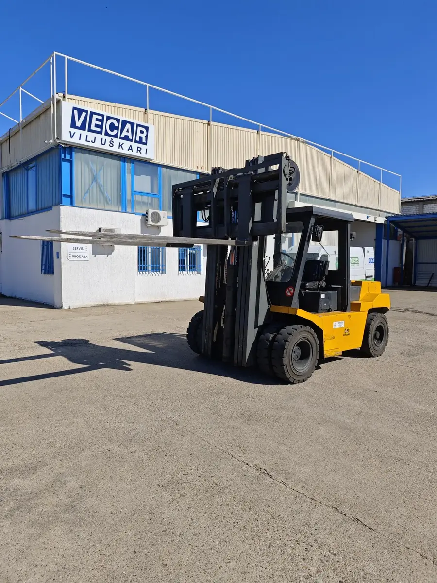 Dizel viljuškar OM Kion group • DI80C, godište 2005 • 1