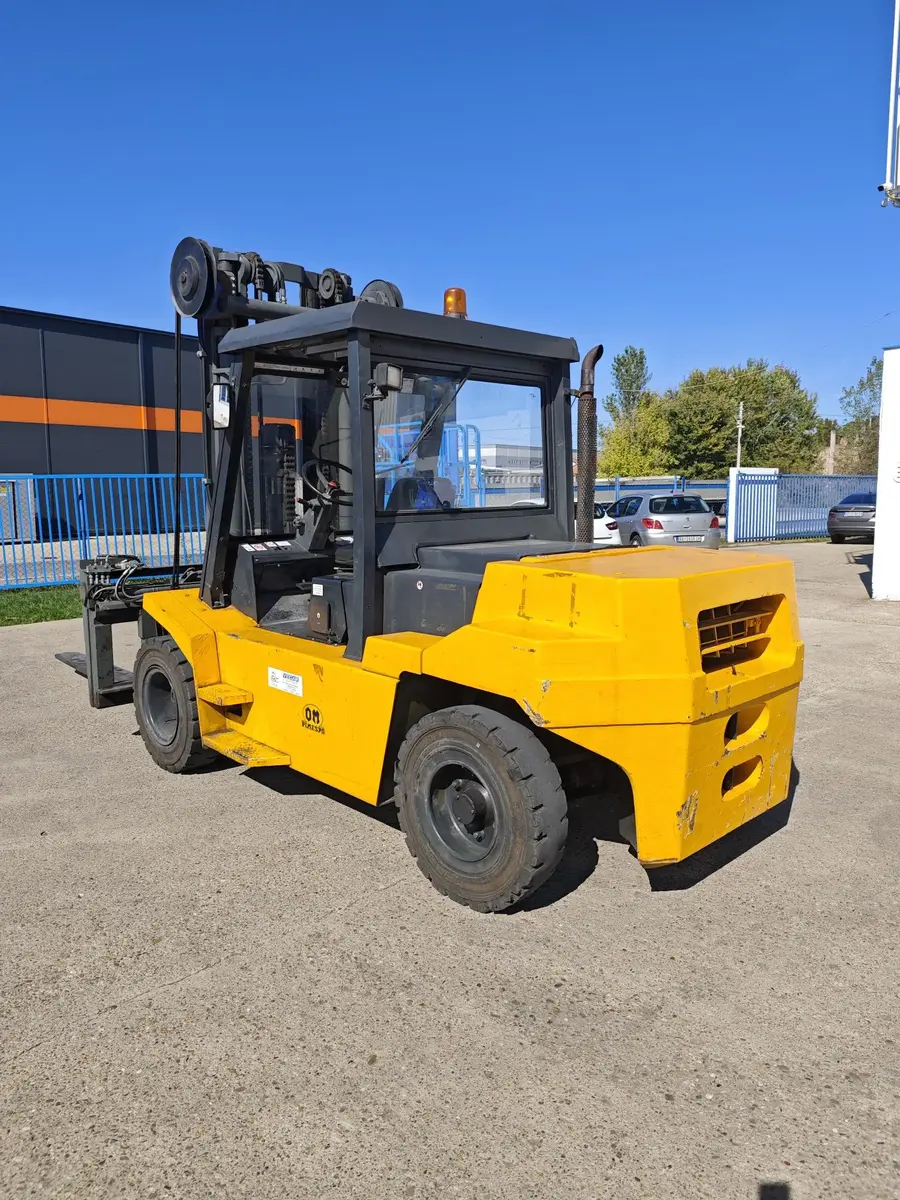 Dizel viljuškar OM Kion group • DI80C, godište 2005 • 3