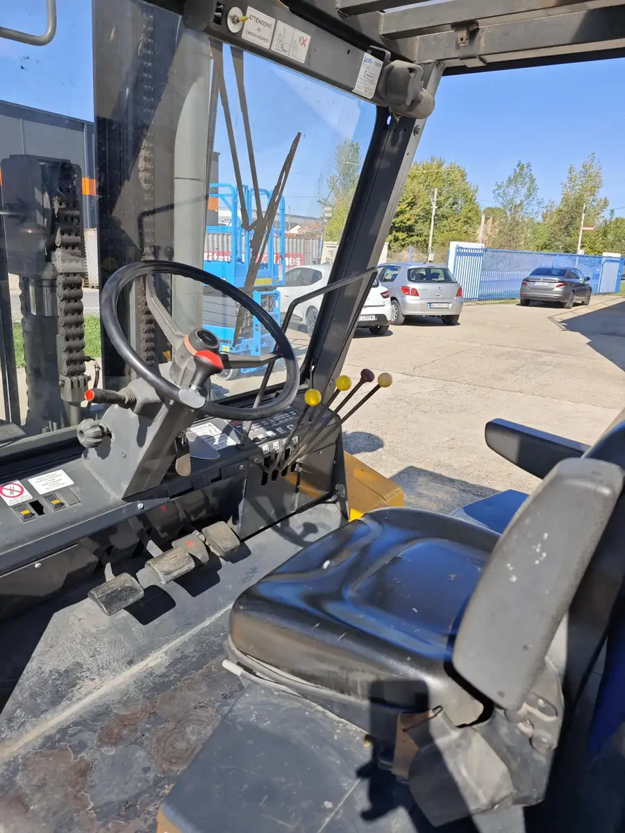 Dizel viljuškar OM Kion group • DI80C, godište 2005 • 11