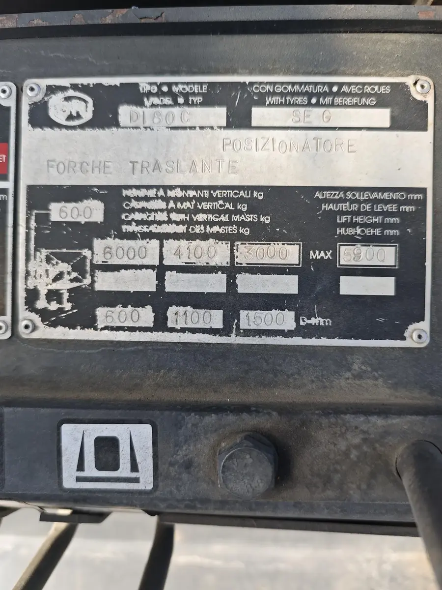 Dizel viljuškar OM Kion group • DI80C, godište 2005 • 18