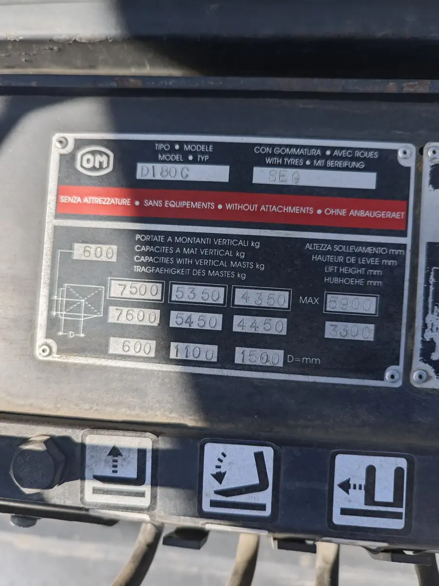 Dizel viljuškar OM Kion group • DI80C, godište 2005 • 19