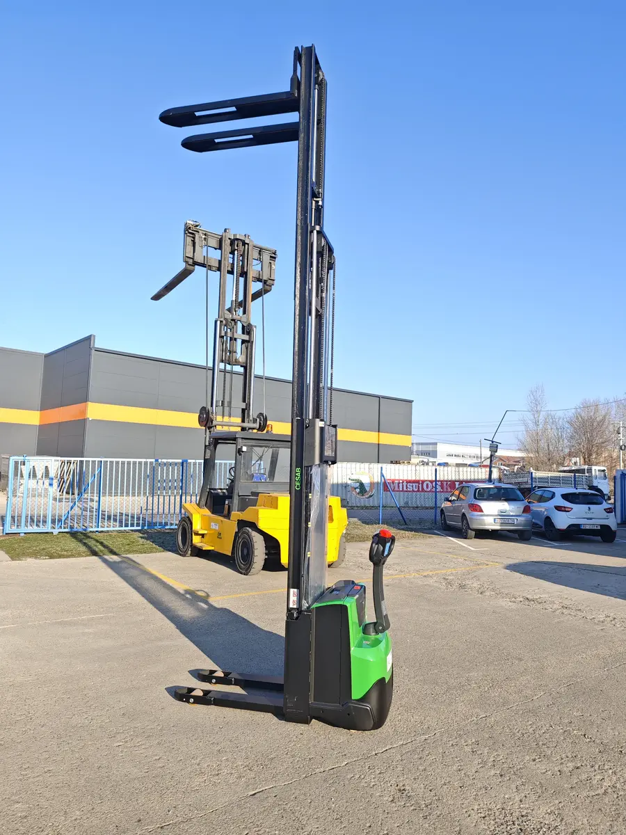 None Cesab • S212, godište 2025 • 1