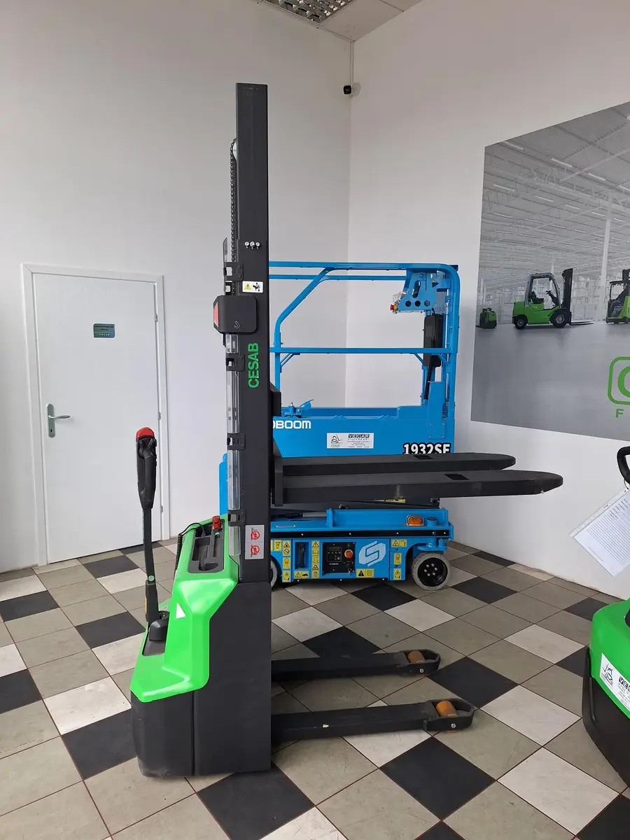 None Cesab • S010i, godište 2025 • 4