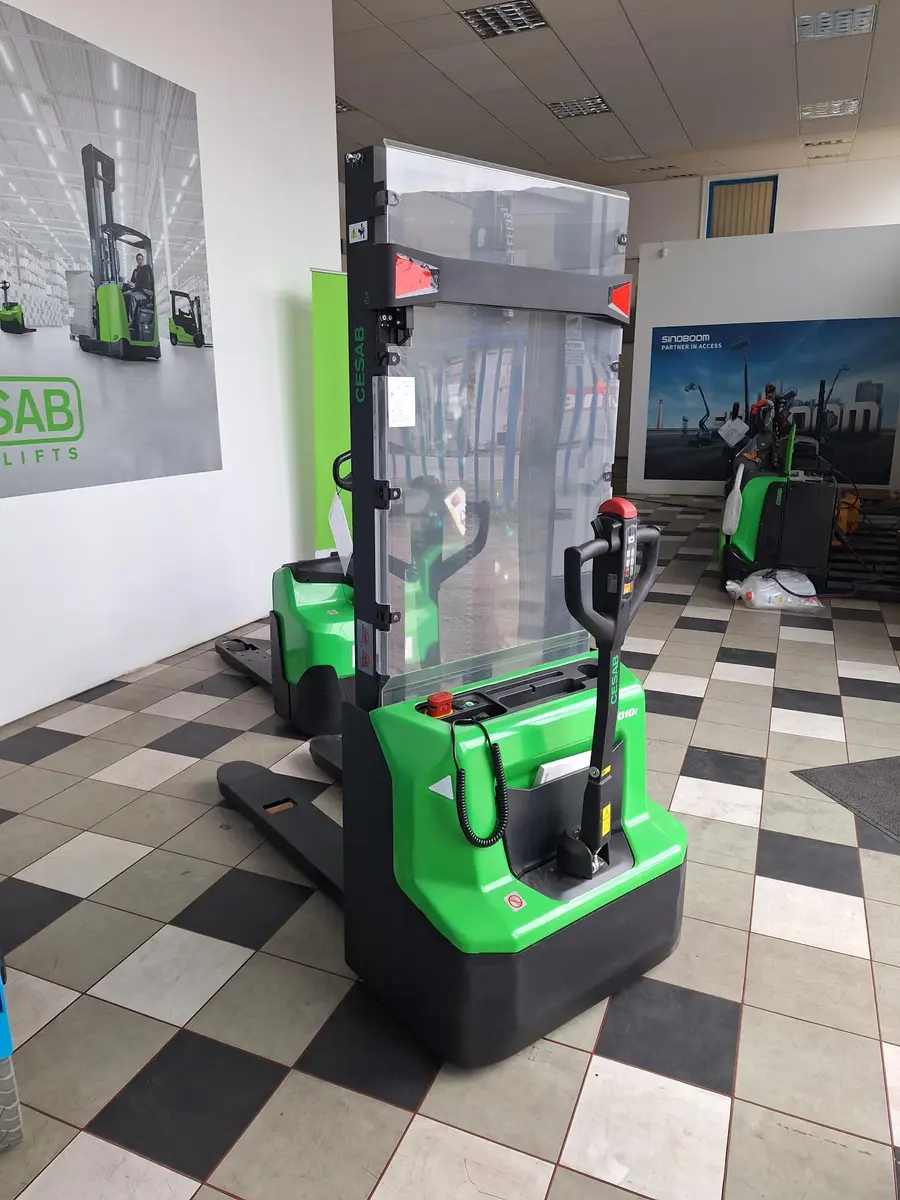 None Cesab • S010i, godište 2024 • 3