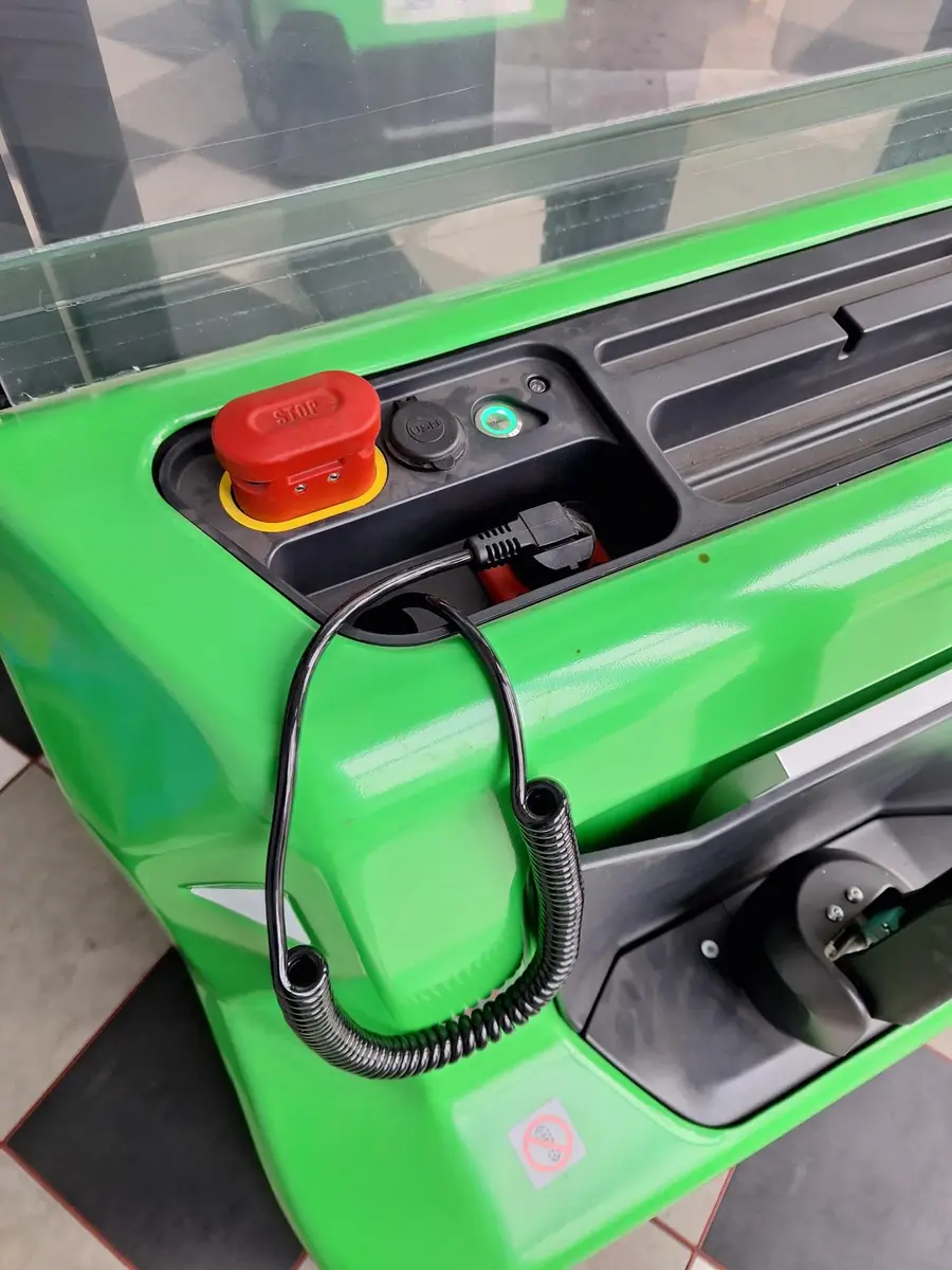 None Cesab • S010i, godište 2024 • 5