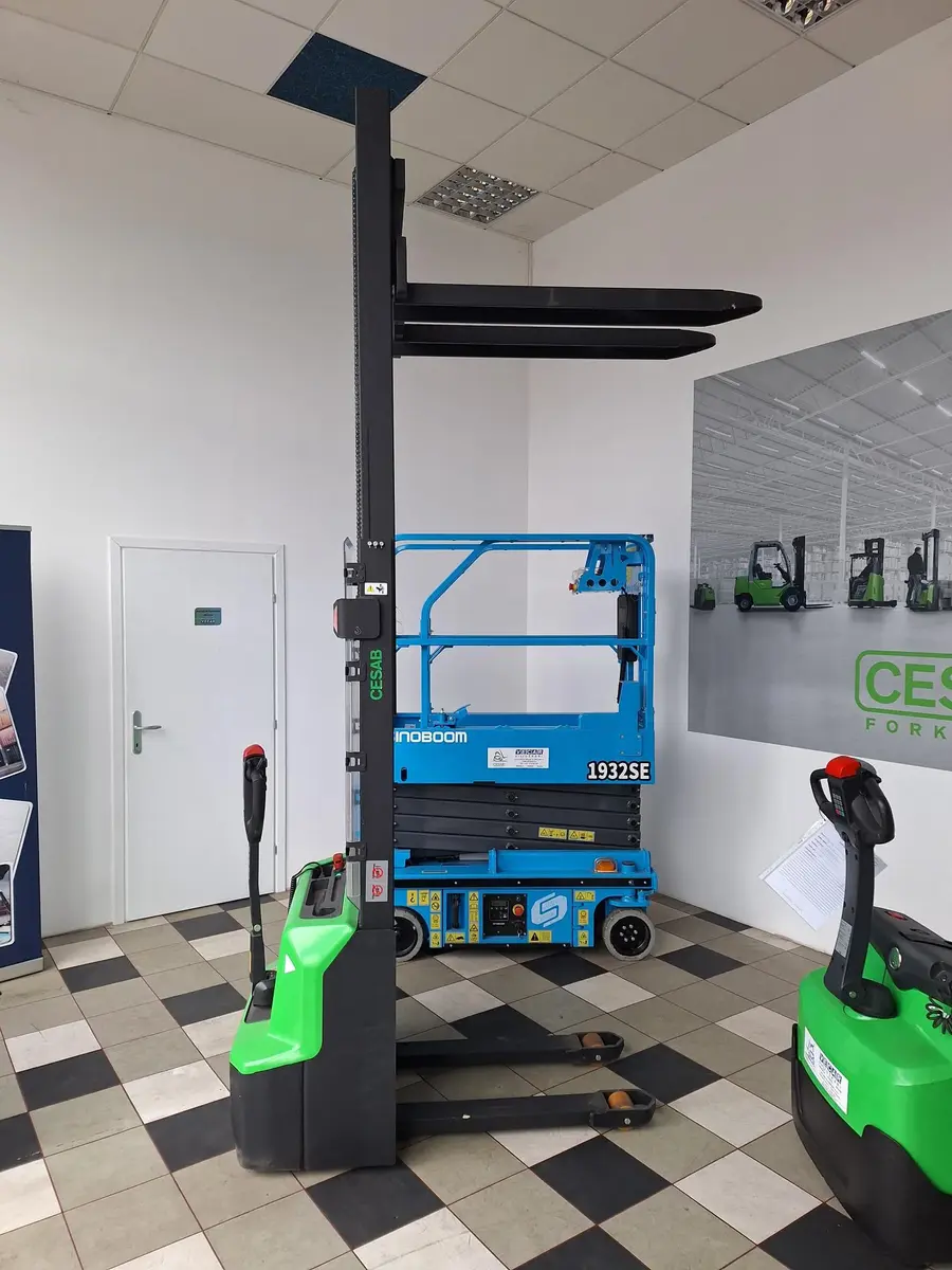 None Cesab • S010i, godište 2024 • 6