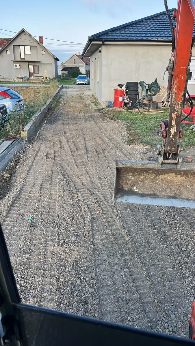 None Vršimo sve vrste zemljanih radova mini bagerom i kamionom kiperom • 4