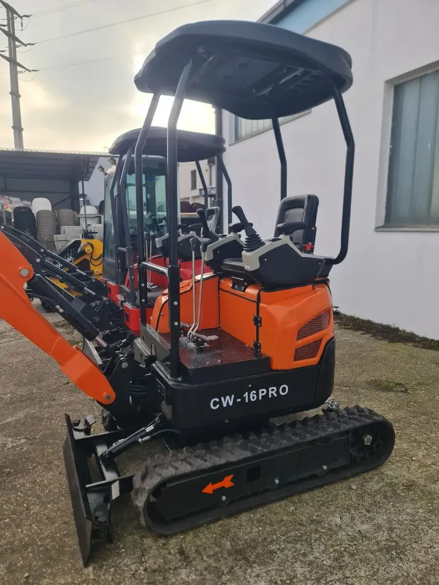Mini bager Cartiwell • CW 16 PRO Kubota sa Kacketom, godište 2025 • 2
