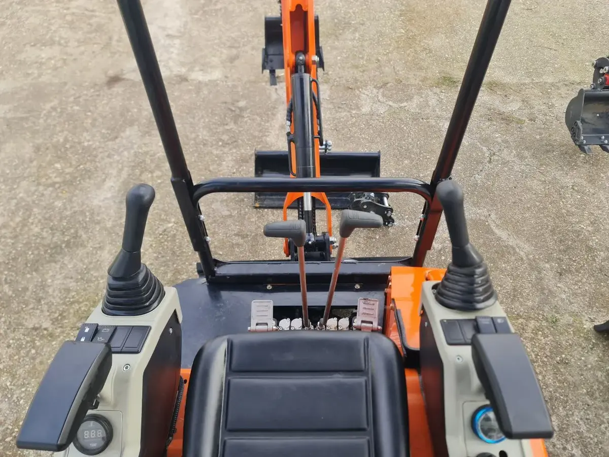 Mini bager Cartiwell • CW 16 PRO Kubota sa Kacketom, godište 2025 • 5