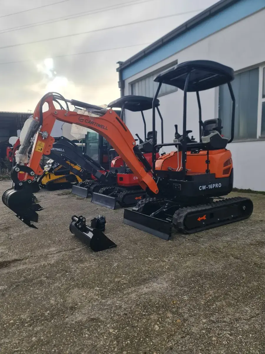 Mini bager Cartiwell • CW 16 PRO Kubota sa Kacketom, godište 2025 • 3