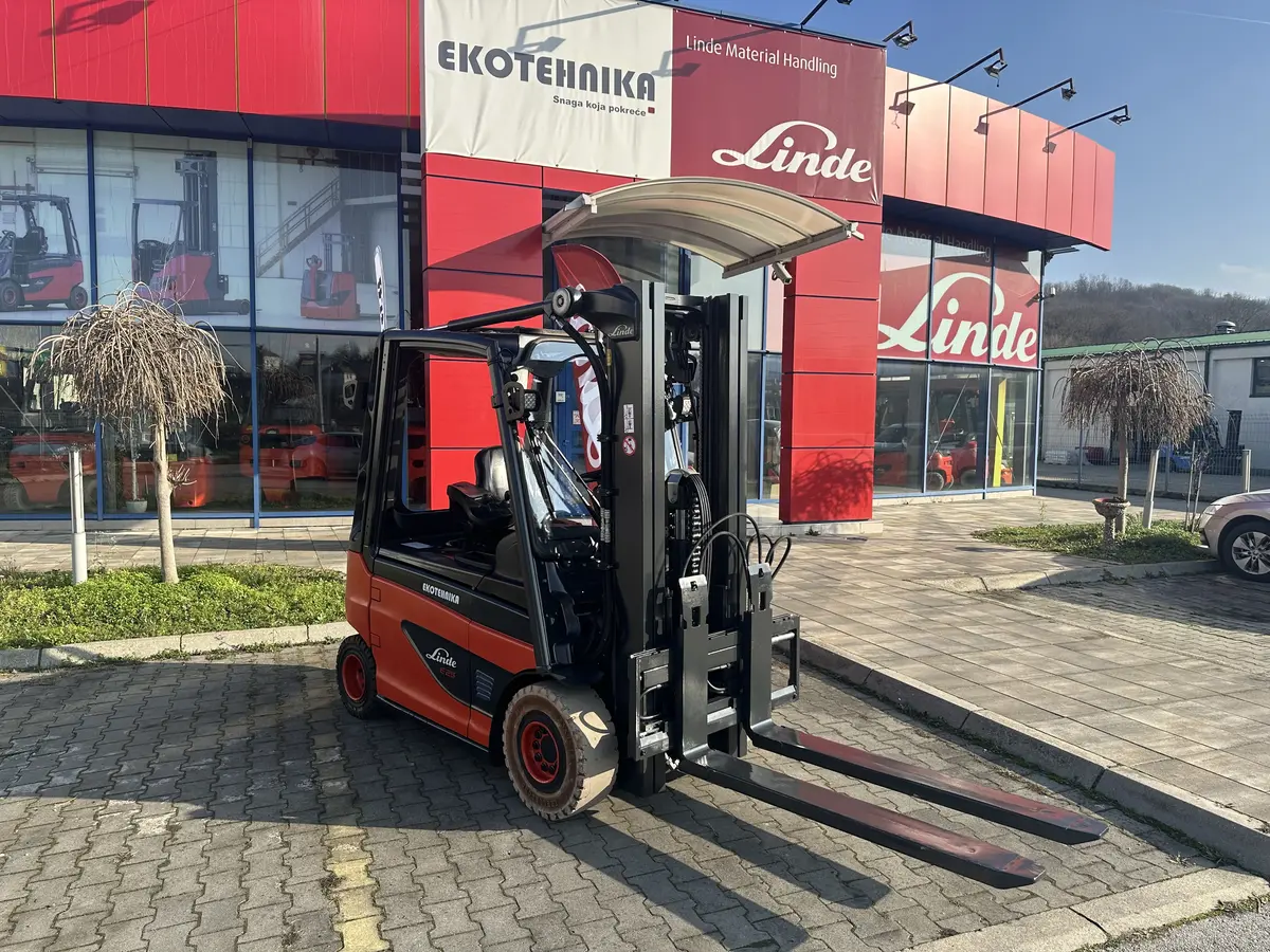 Električni viljuškar Linde • E25, godište 2018 • 4