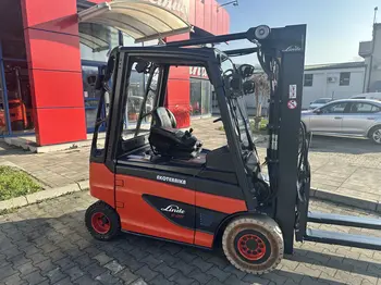 Električni viljuškar Linde • E25, godište 2018 • slika 2