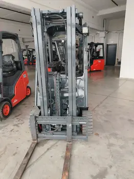 Gasni viljuškar Linde • H20T-01, godište 2011 • slika 3