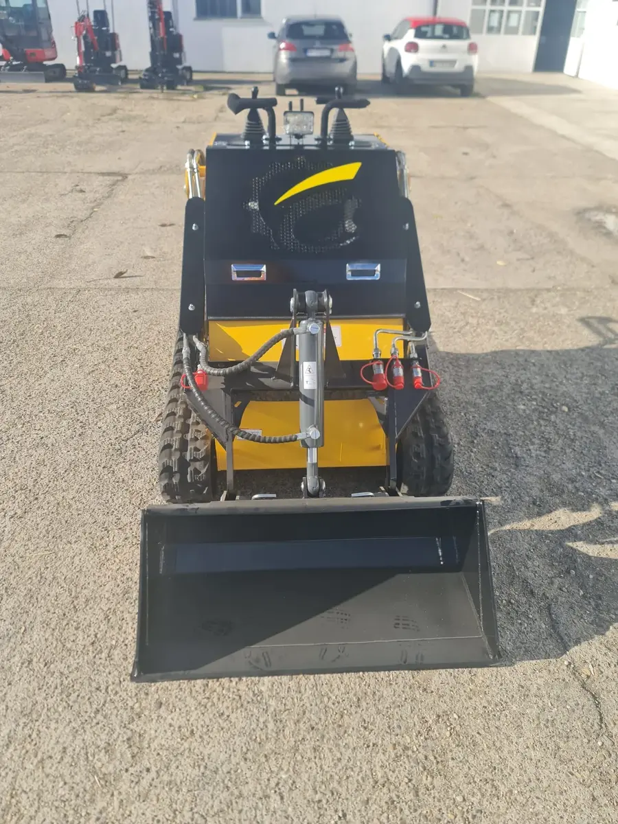 Mini utovarivač CW 460 Skid Loader, godište 2025 • 7