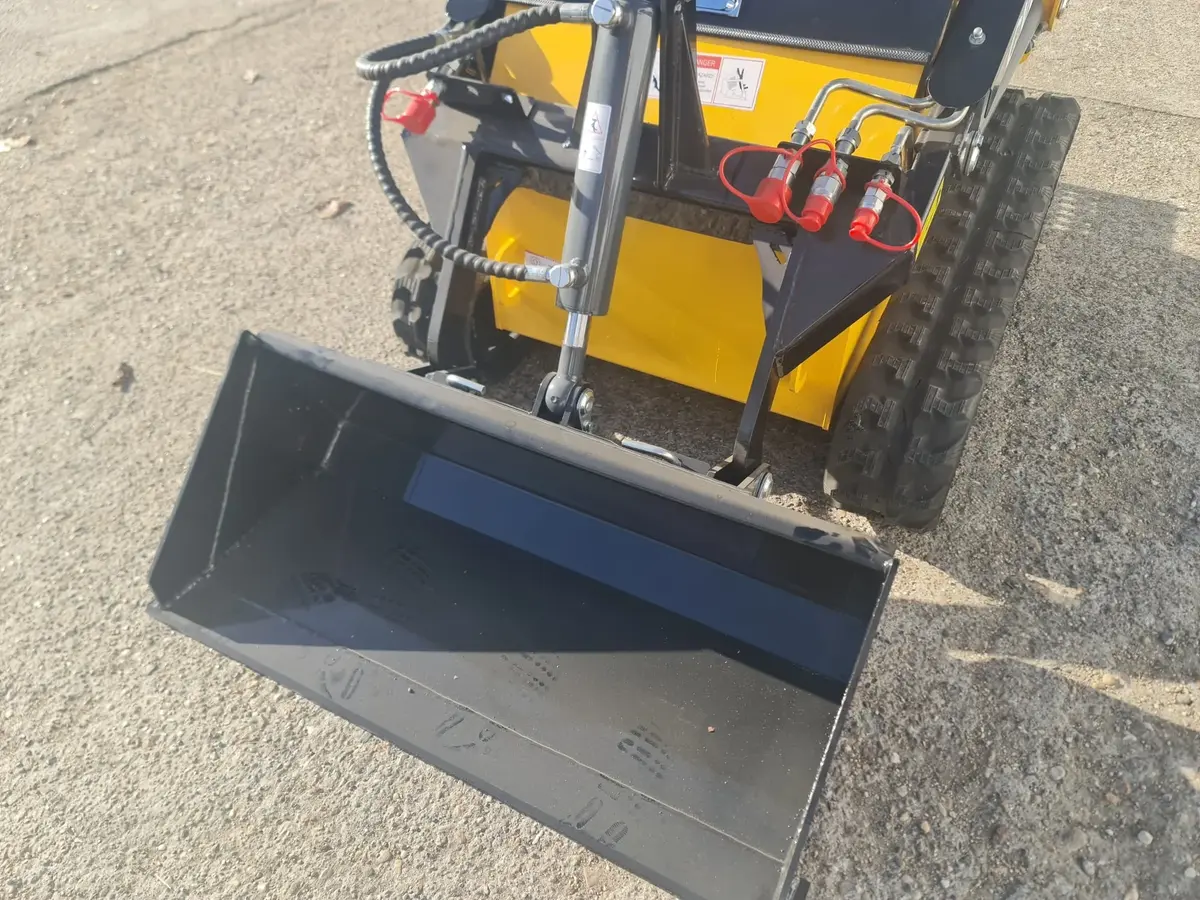 Mini utovarivač CW 460 Skid Loader, godište 2025 • 8