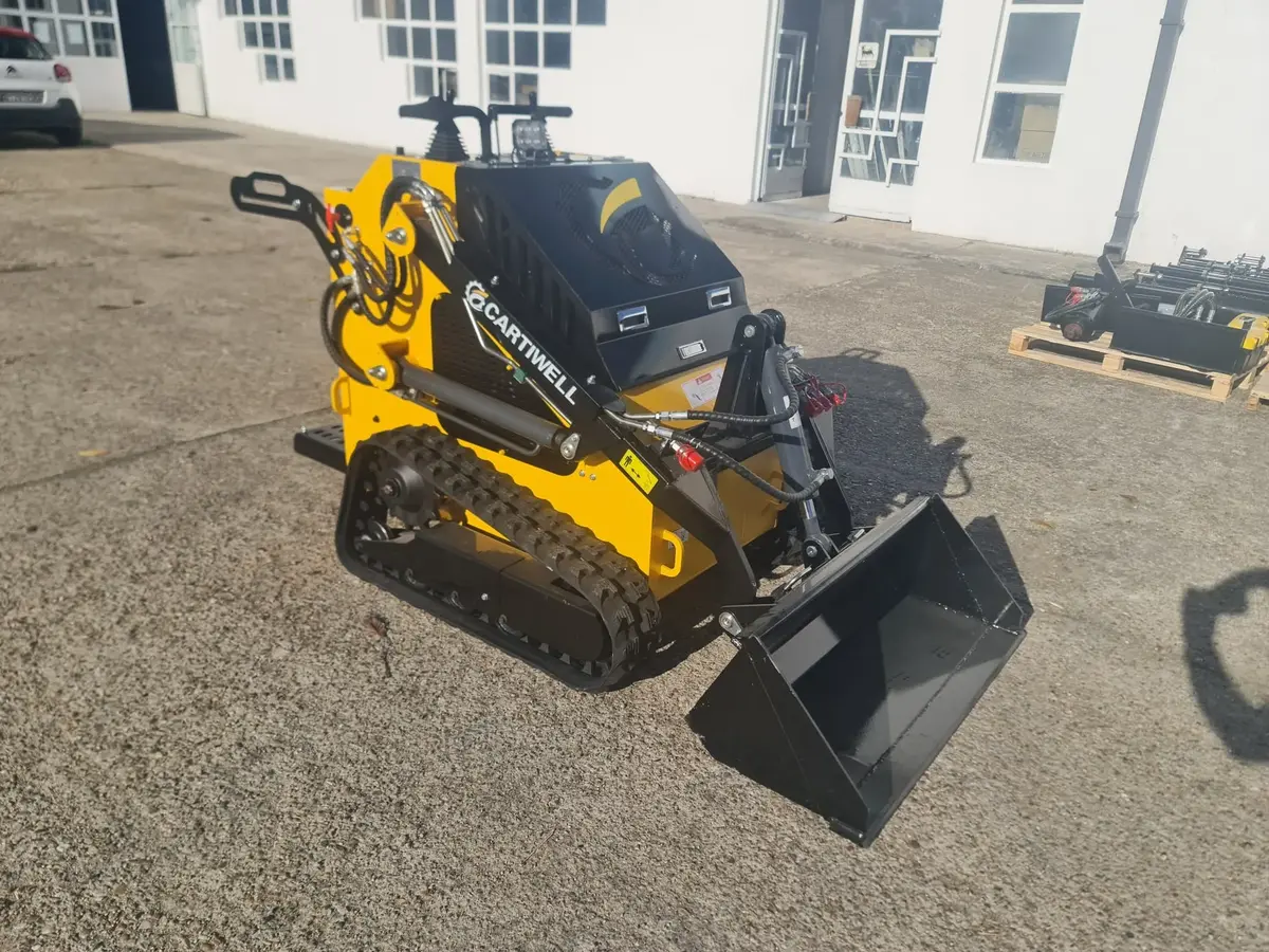 Mini utovarivač CW 460 Skid Loader, godište 2025 • 11