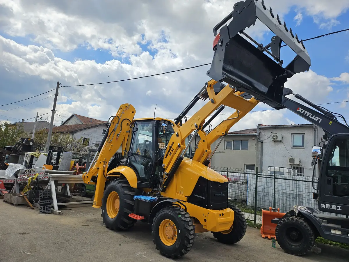 None JCB • 3cx, godište 2025 • 2