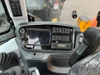 None JCB • 3cx, godište 2025 • slika 3