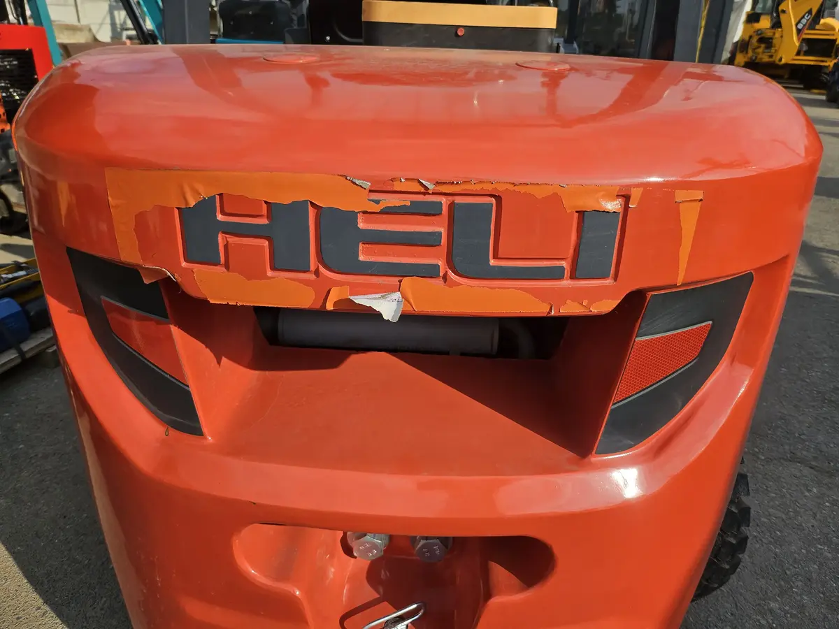 Dizel viljuškar Heli • 3t, godište 2025 • 3