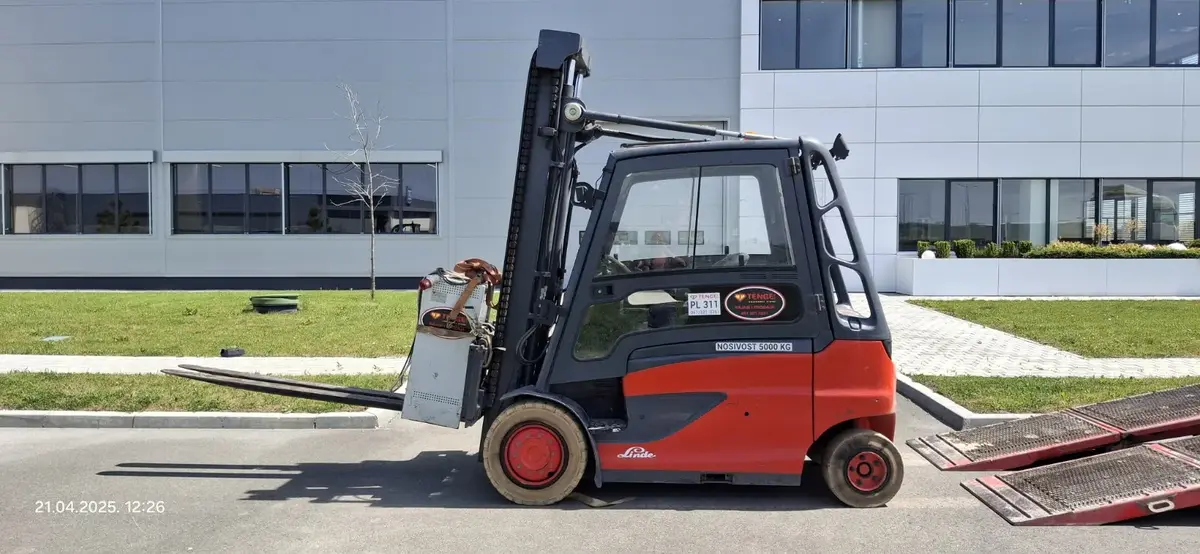 Električni viljuškar Linde • E50 • 5
