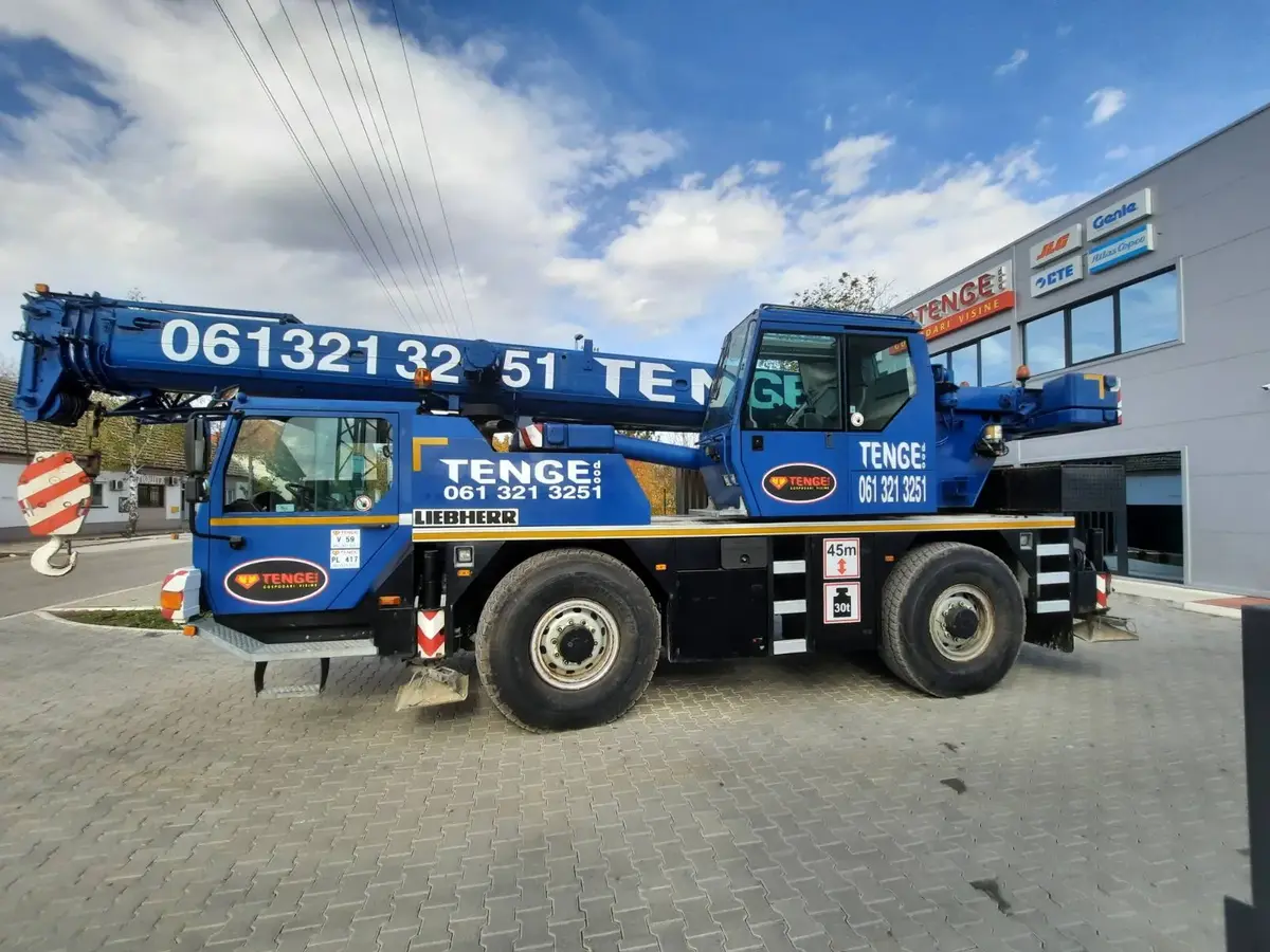 Auto dizalica sa korpom Liebherr • LTM 1030 2.1 • 3