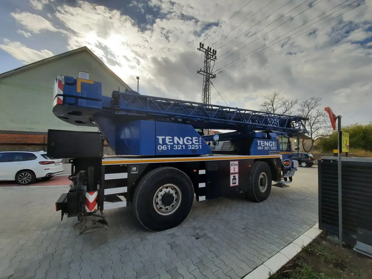 Auto dizalica sa korpom Liebherr • LTM 1030 2.1 • 5