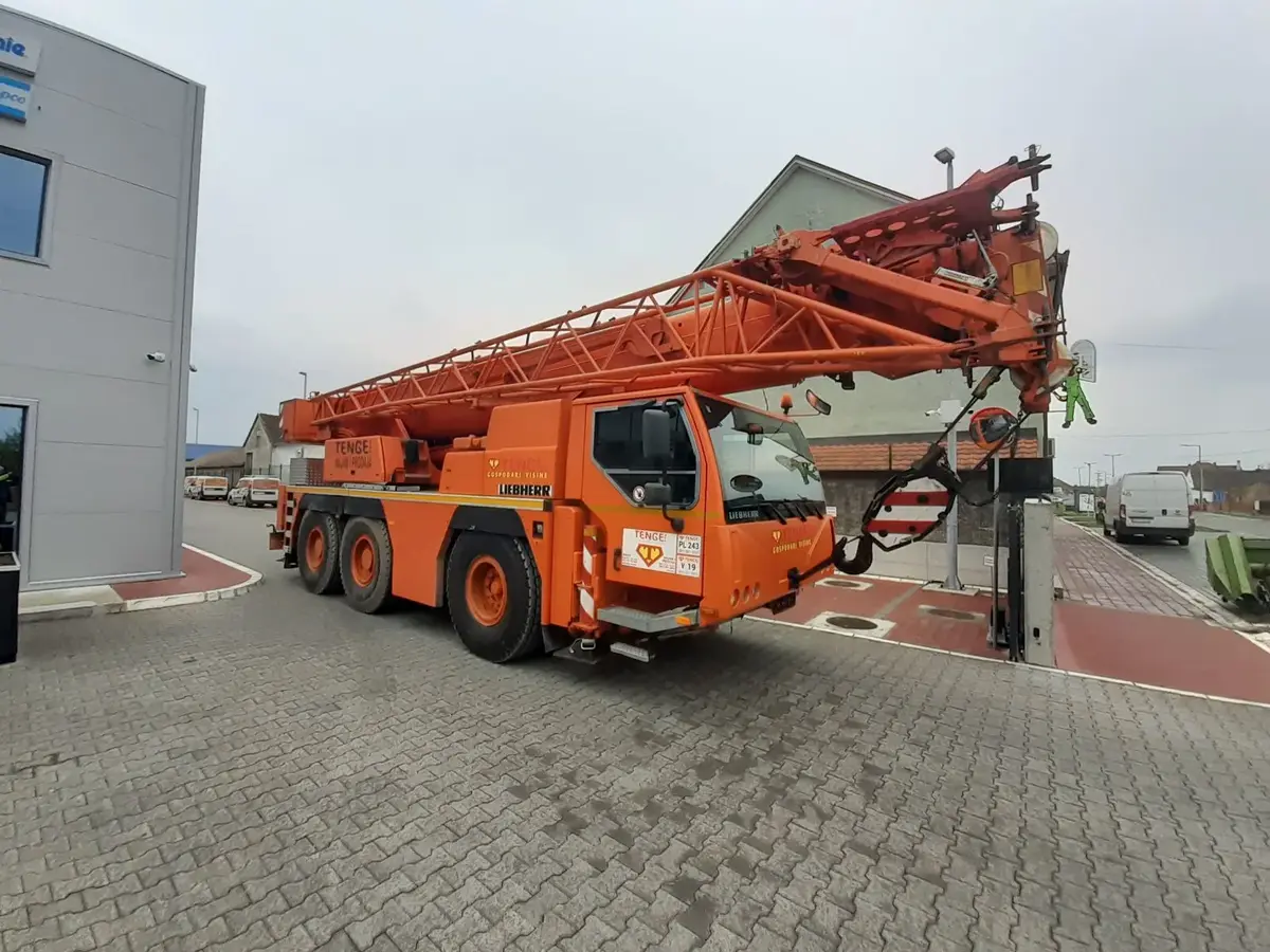 Auto dizalica sa korpom Liebherr • LTM 1045.1 • 5