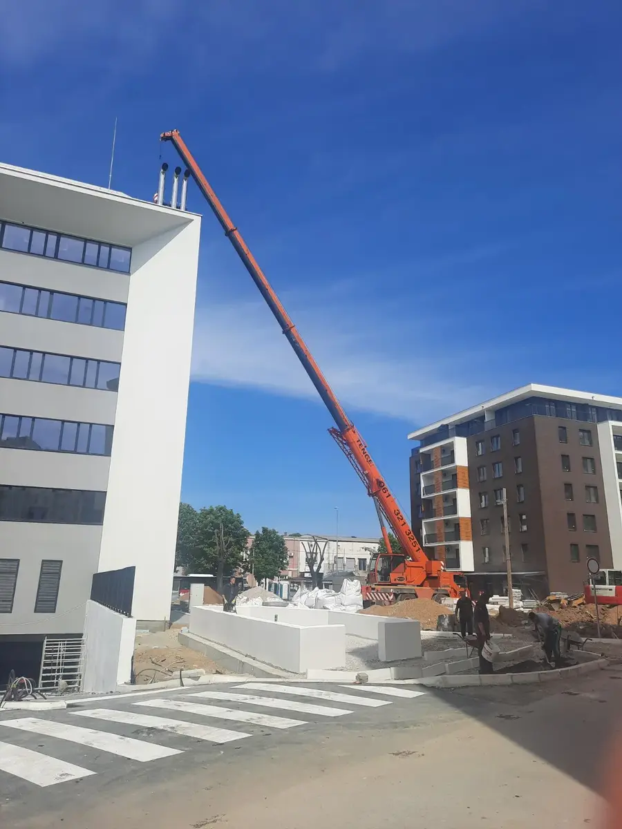 Auto dizalica sa korpom Liebherr • LTM 1045.1 • 8