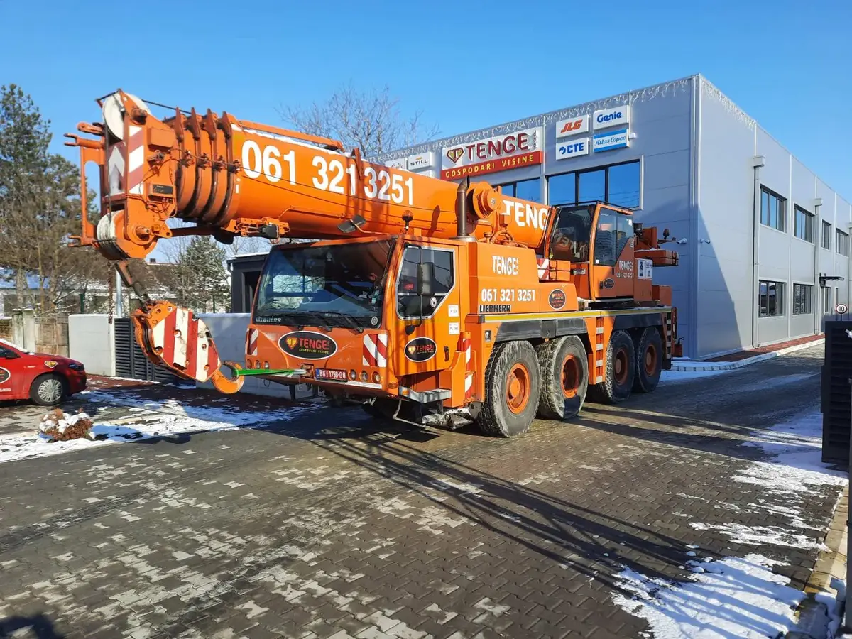 Auto dizalica sa korpom Liebherr • LTM 1060-2 • 3