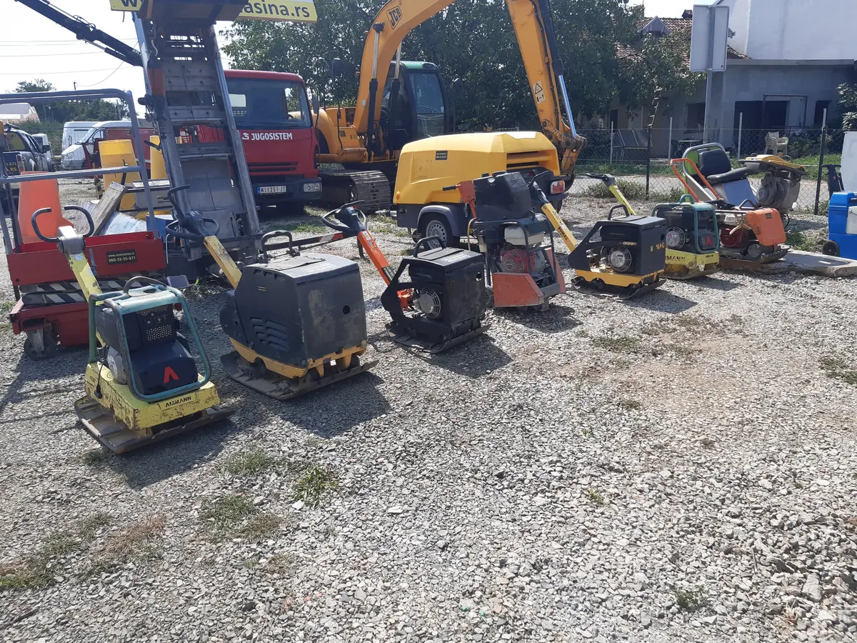 Vibro ploča Ammann • 250kg, godište 2022 • 2