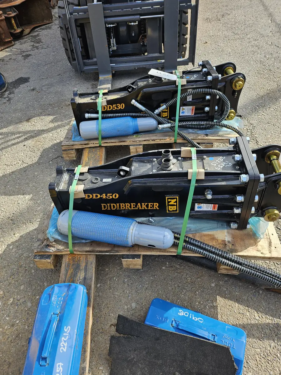 None JCB • haner 400, godište 2025 • 2