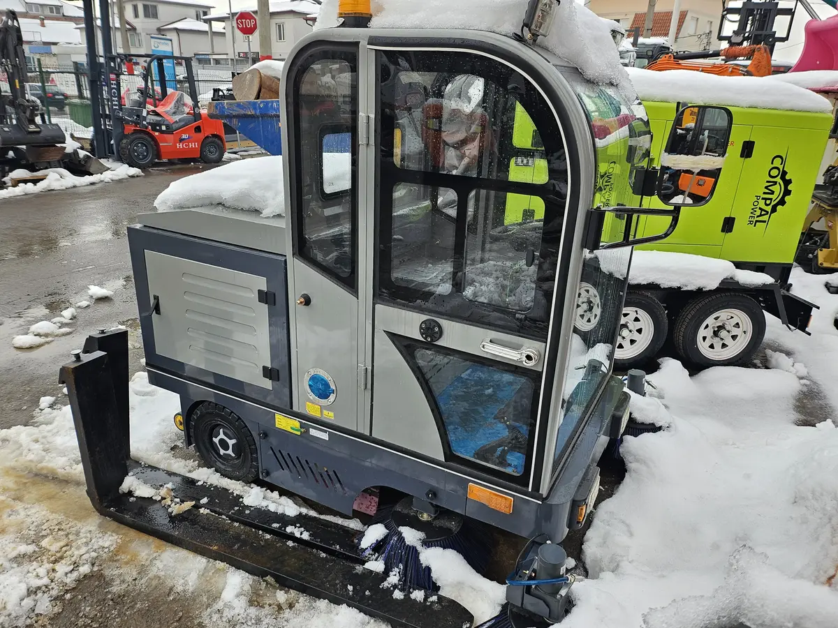 Usisivač za suvo i mokro čišćenje Alkota • 120kb, godište 2025 • 1