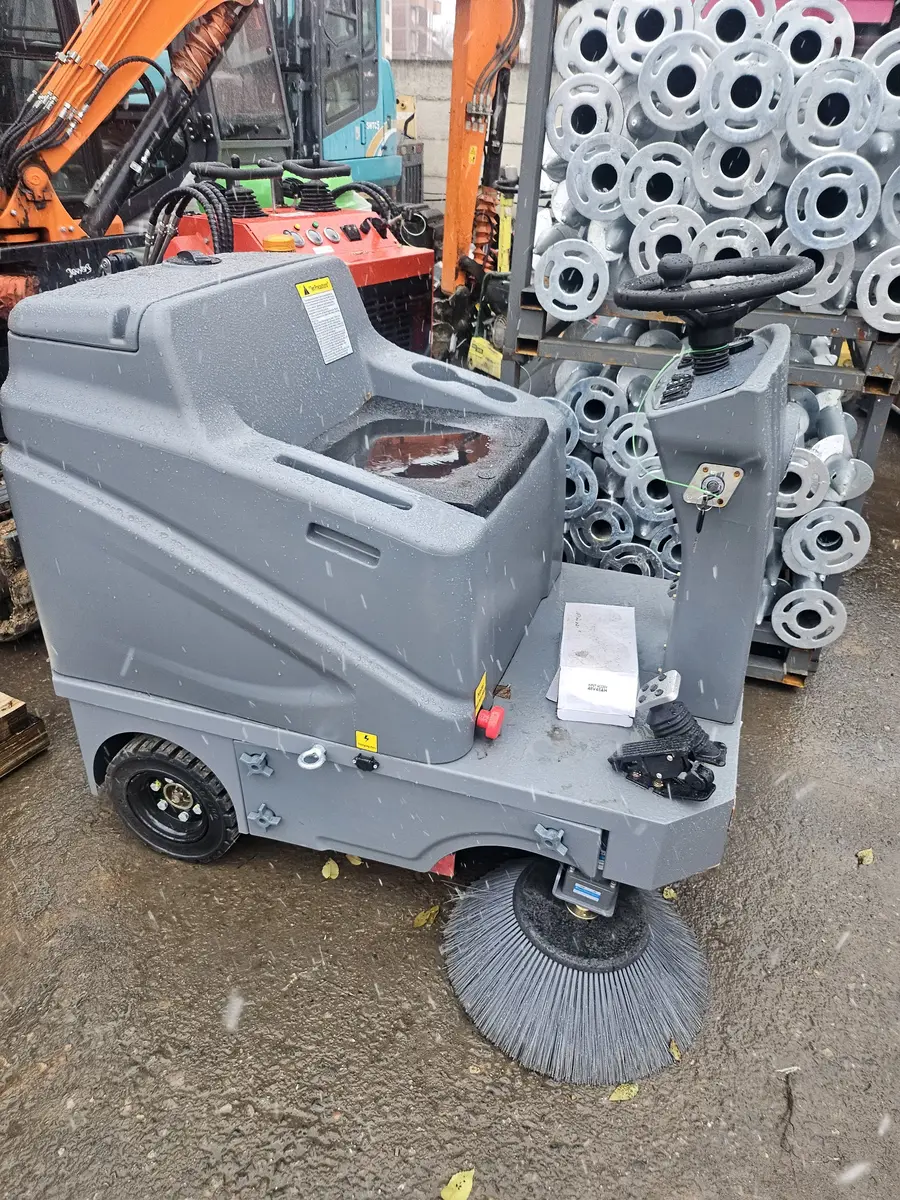 Usisivač za suvo i mokro čišćenje Alkota • 120kb, godište 2025 • 2