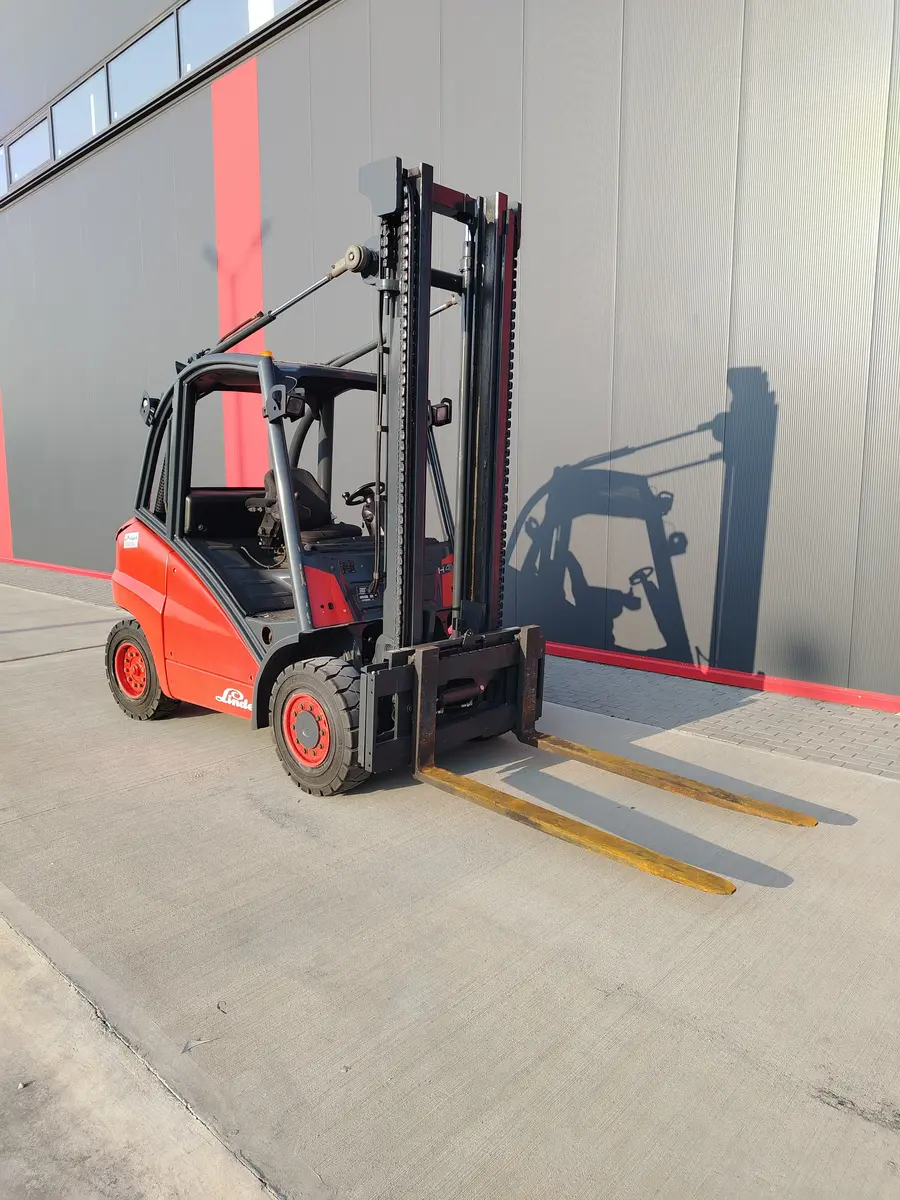 Dizel viljuškar Linde • H40D, godište 2006 • 4