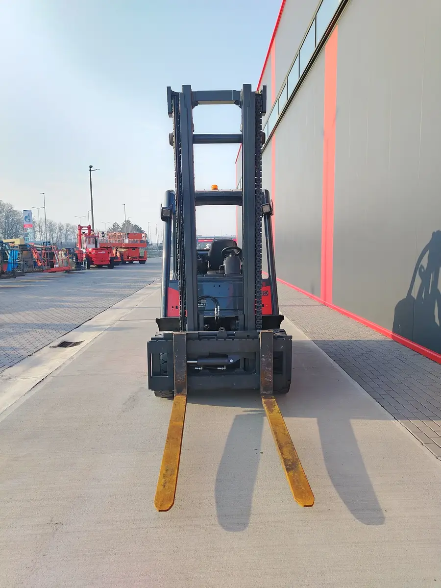 Dizel viljuškar Linde • H40D, godište 2006 • 5