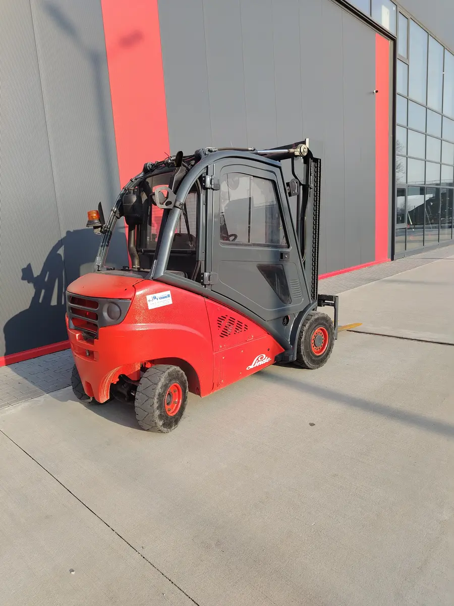 Dizel viljuškar Linde • H30D-02, godište 2016 • 1