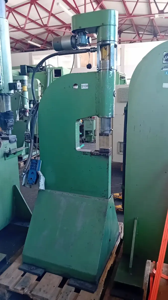 Presa za lim Hidraulična presa Kreso, godište 1992 • 1