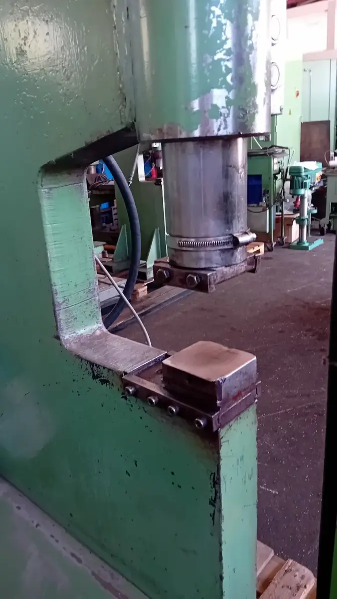 Presa za lim Hidraulična presa Kreso, godište 1992 • 2