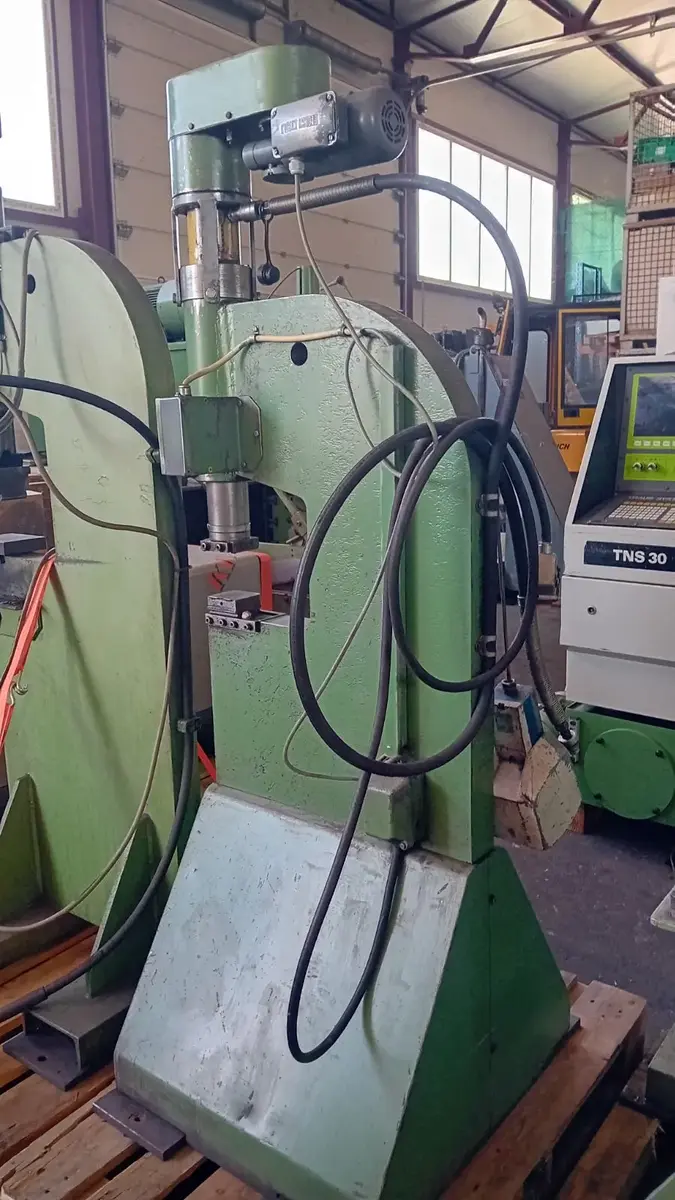 Presa za lim Hidraulična presa Kreso, godište 1992 • 10