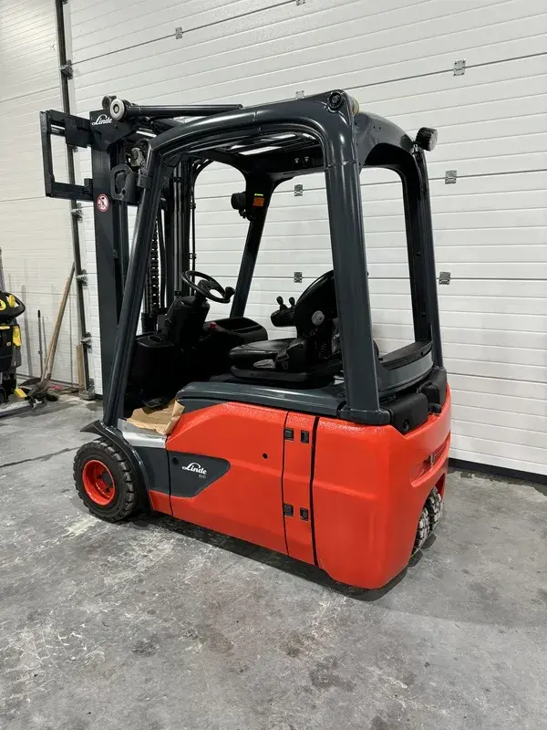 Električni viljuškar Linde • E18-02, godište 2016 • 2