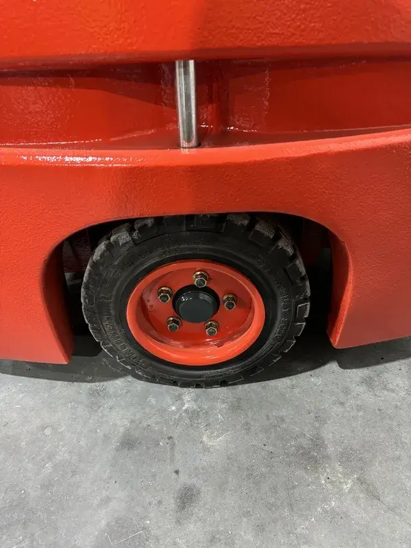 Električni viljuškar Linde • E18-02, godište 2016 • 10