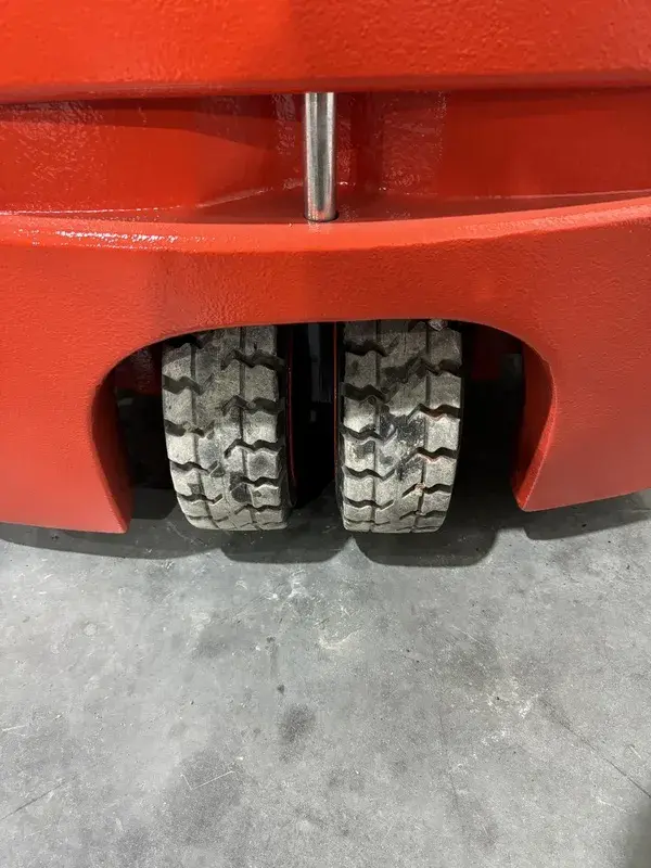 Električni viljuškar Linde • E18-02, godište 2016 • 9