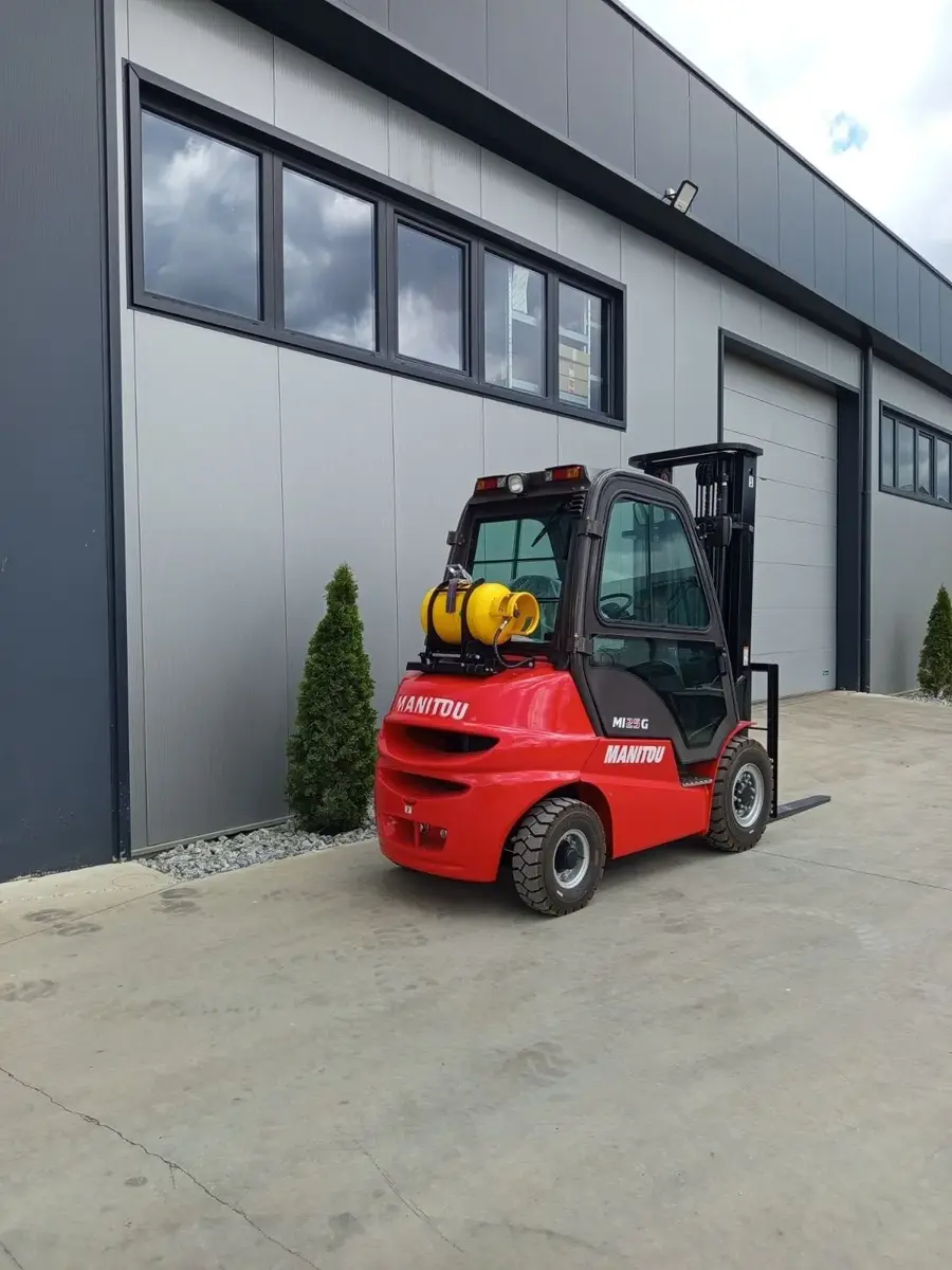 Gasni viljuškar Manitou • MX-25-G, godište 2024 • 4