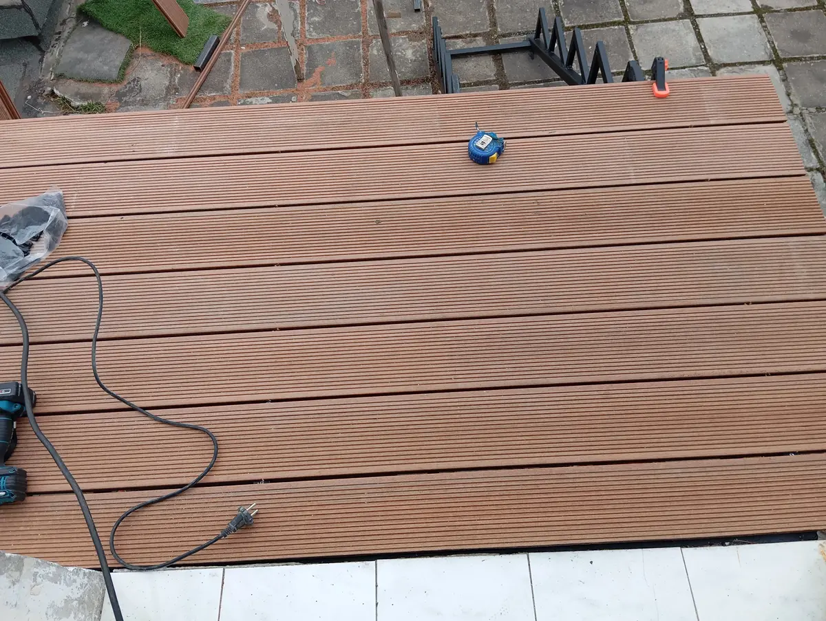 None Izrada deking povrsina • 3